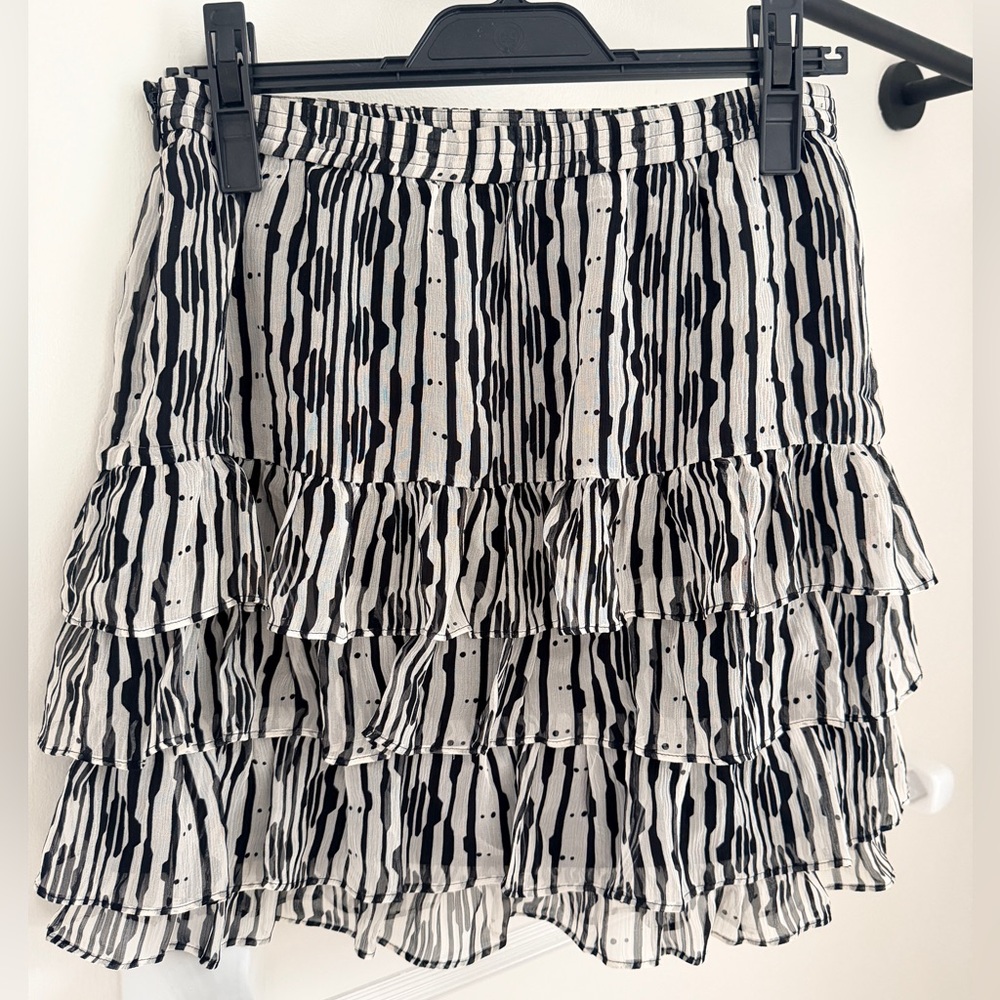 Club Monaco 100% Silk Black and White Ruffled Women's Mini Skirt
